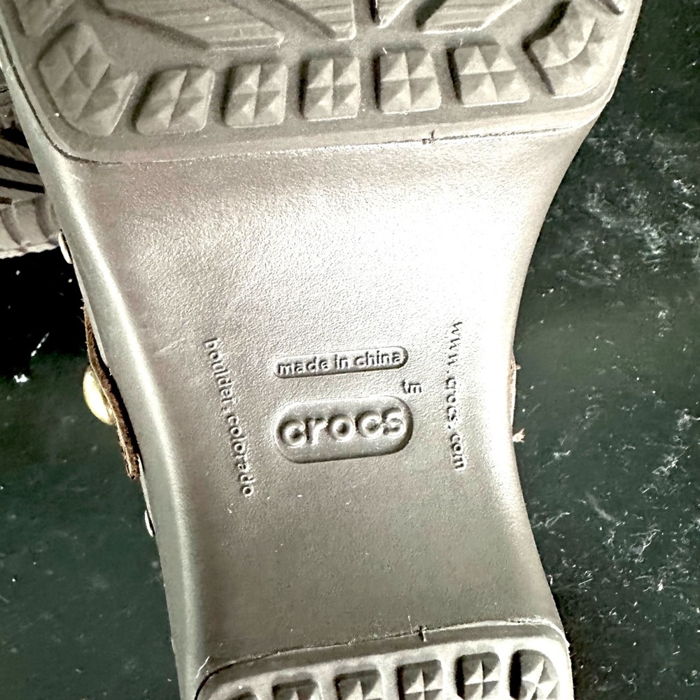 CROCS Cobbler Clogs Brown Suede Studs Sz 10 NWOT - Picture 10 of 11
